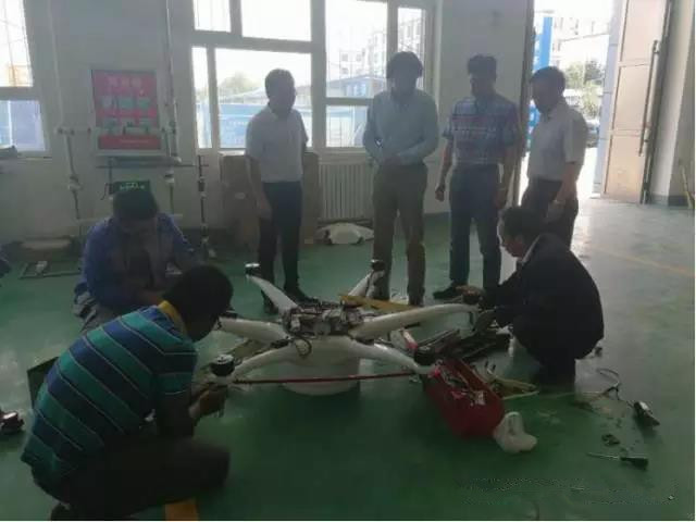 克拉玛依职业技术学院副院长周刚一行来世界杯官网交流指导工作